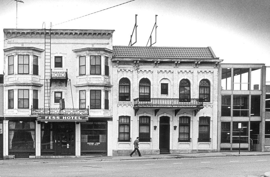 Fess Hotel bar